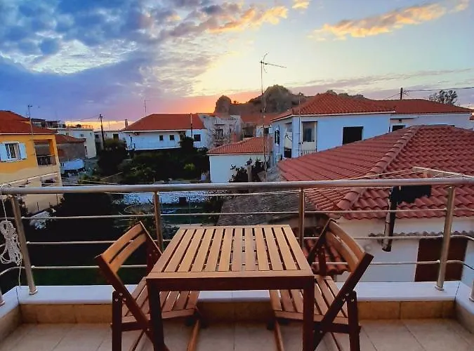 Beautiful House With Great Castle View!